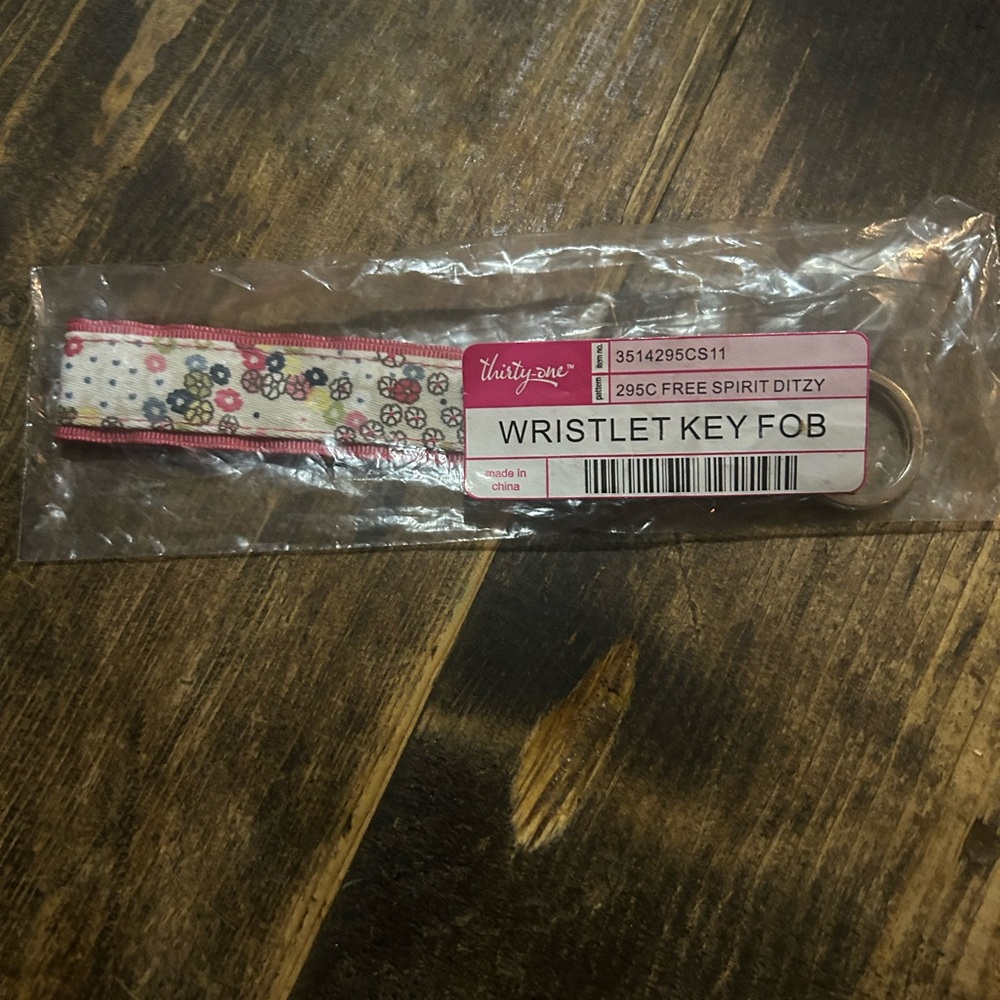 Thirty-One Wristlet Key‎ Fob Free Spirit Ditzy Pattern Brand NEW in Bag
